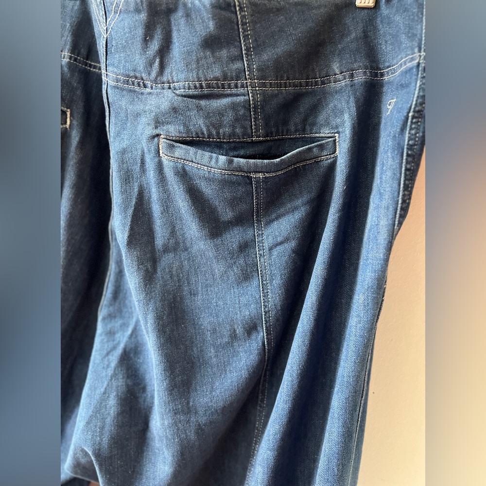 PILCRO Seamed High-Rise Flare Jeans NWT 26 W - Picture 6 of 7